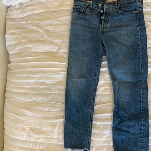 LEVIS WEDGIE STRAIGHT JEANS SIZE 29